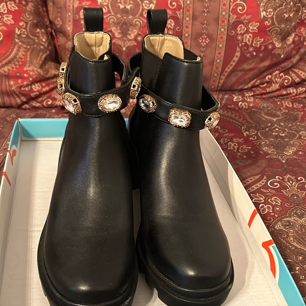 Boots Steve Madden never worn